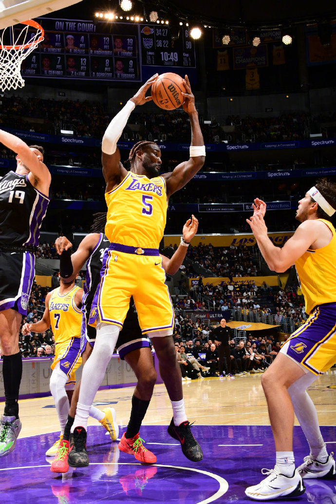 九游官网入口地址-包含俄克拉荷马雷霆国际比赛日战术微调圣安东尼奥马刺围绕欧超杯绝杀压哨之后，丹佛掘金今晨豪取连胜的词条